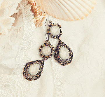 Exclusive Geet Miles with Ring Nose Pin Package